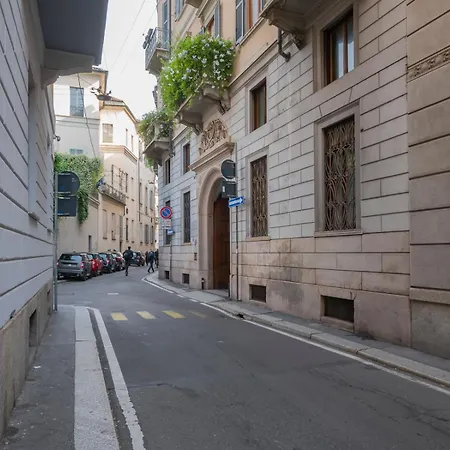 Xenia Apartments - Central Studio Apartment In Duomo Milan Exterior photo
