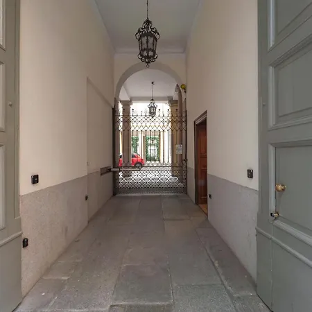 Xenia Apartments - Central Studio Apartment In Duomo Milan Exterior photo